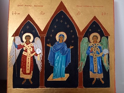 La Sainte Vierge en gloire et les Archanges Saint Michel et Saint Gabriel
